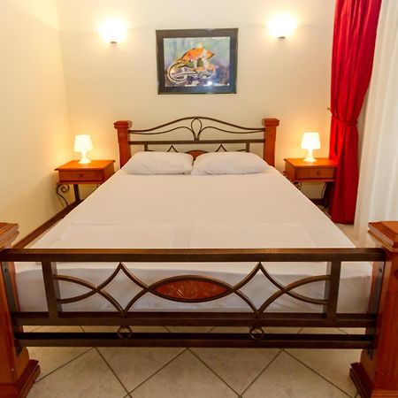 Milan'S Apartments Sveti Stefan Phòng bức ảnh
