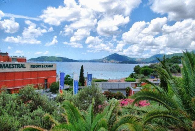 Milan'S Apartments Sveti Stefan Ngoại thất bức ảnh
