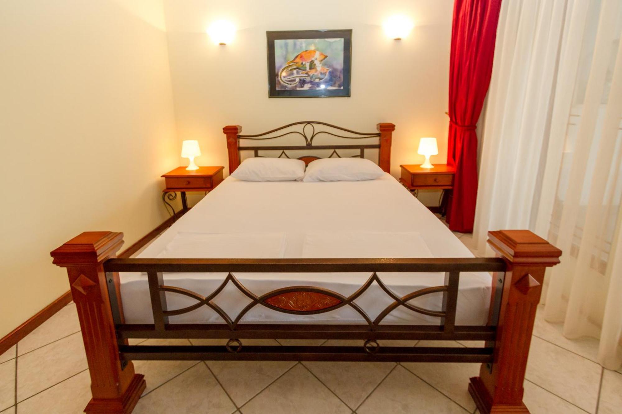 Milan'S Apartments Sveti Stefan Phòng bức ảnh