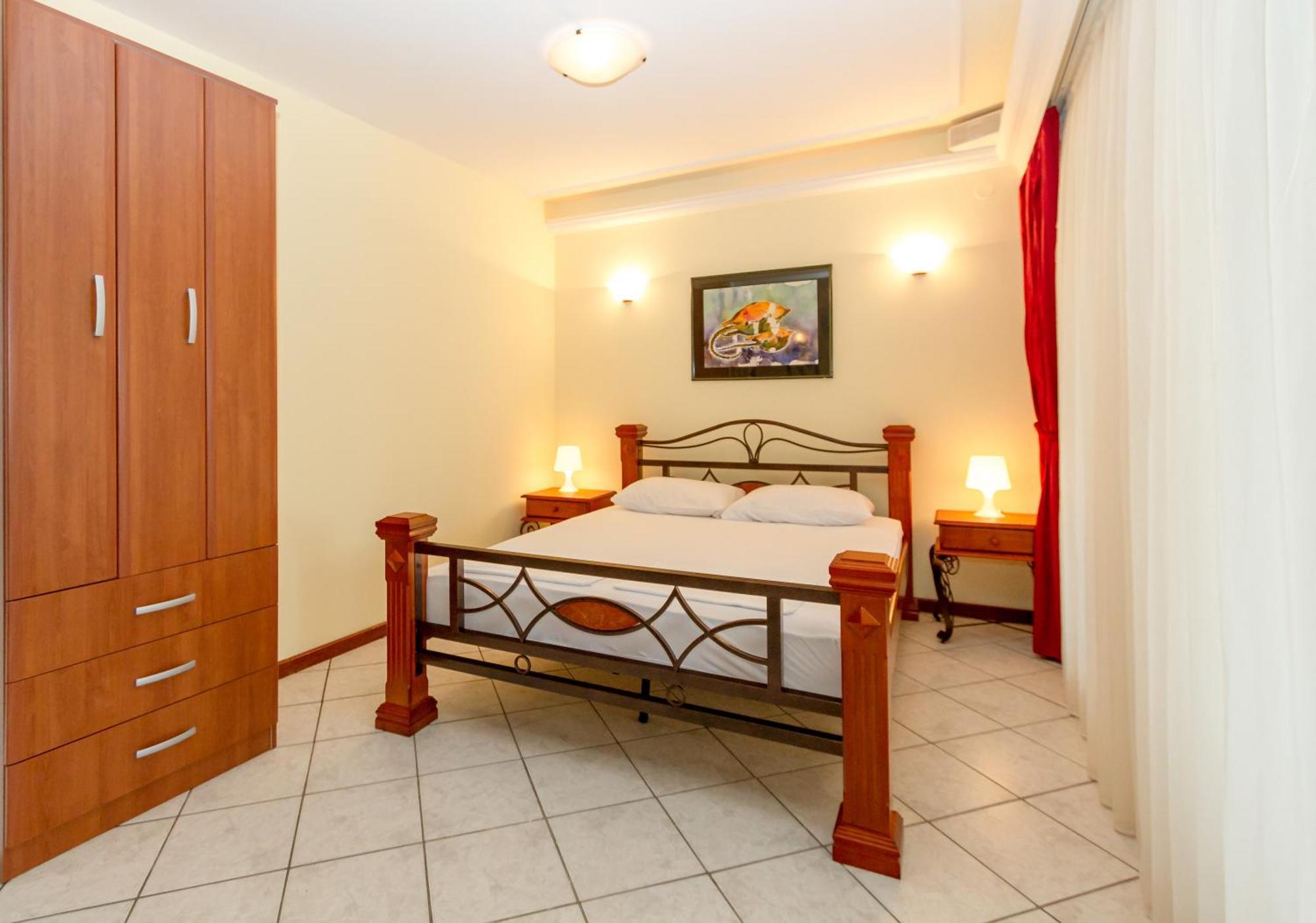 Milan'S Apartments Sveti Stefan Phòng bức ảnh