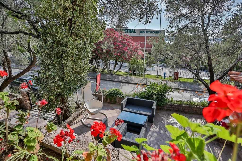 Milan'S Apartments Sveti Stefan Ngoại thất bức ảnh