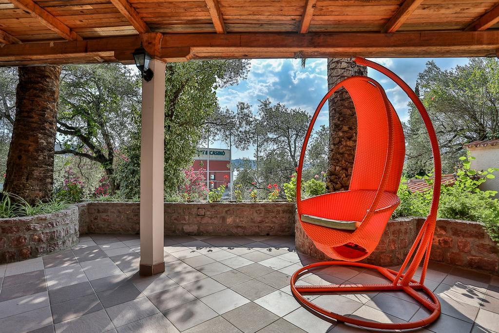 Milan'S Apartments Sveti Stefan Ngoại thất bức ảnh