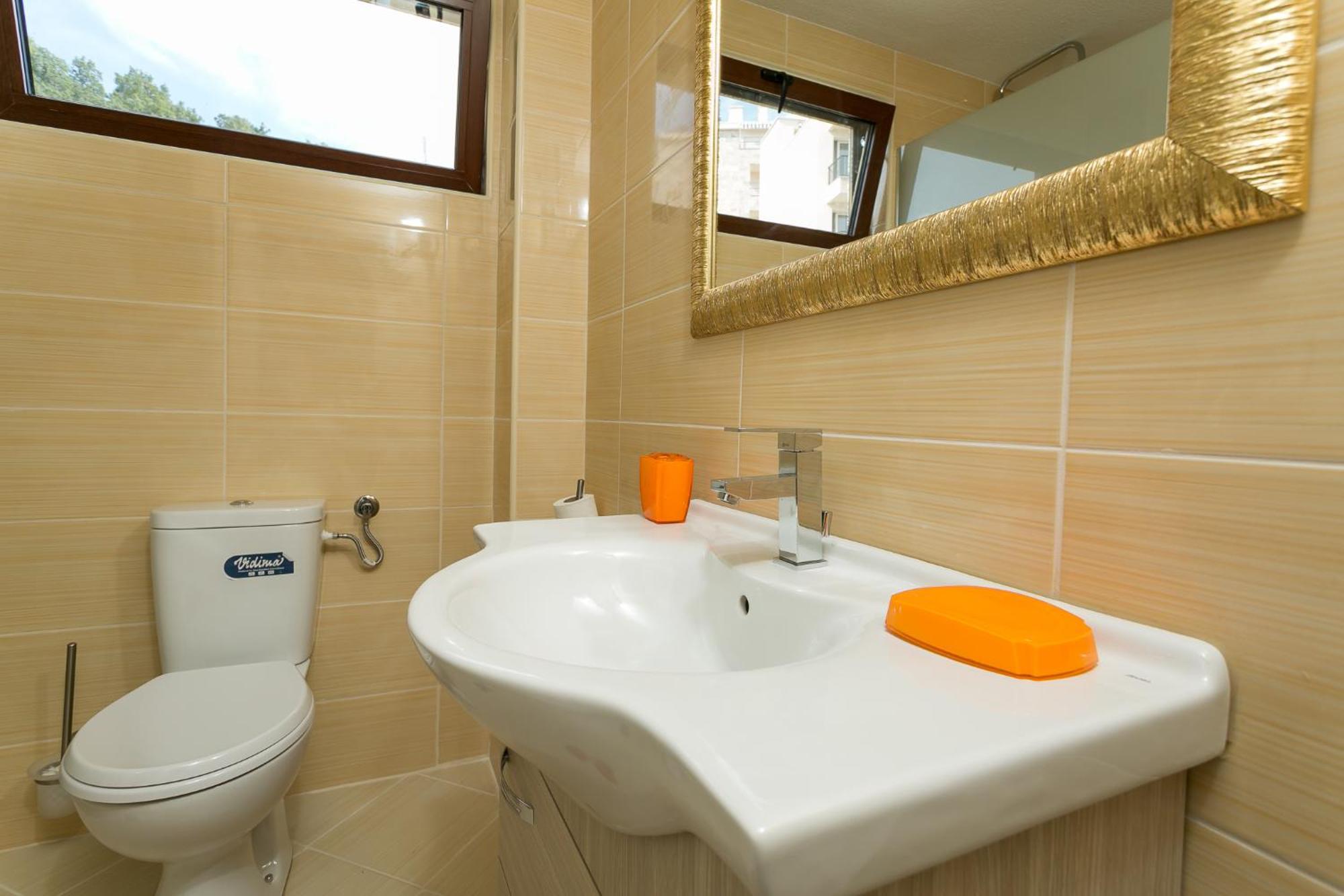 Milan'S Apartments Sveti Stefan Ngoại thất bức ảnh