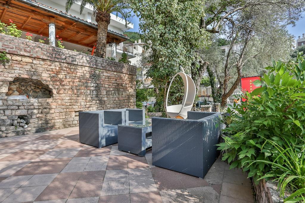 Milan'S Apartments Sveti Stefan Ngoại thất bức ảnh